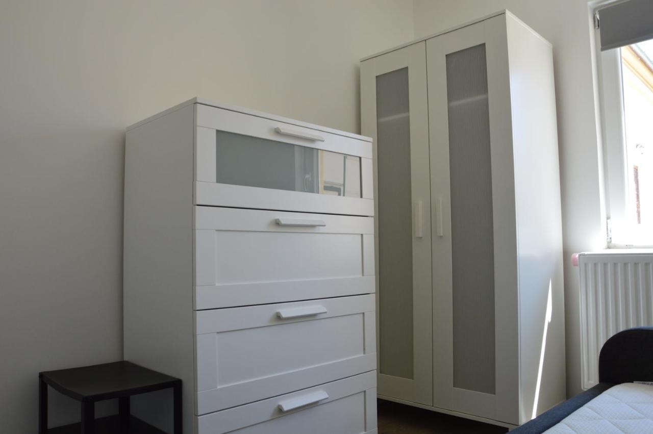 Quiet Residential Area B Taplan - 2 Bedroom And Living Room Apartment Szombathely Ngoại thất bức ảnh