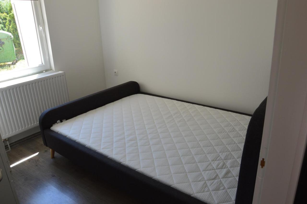 Quiet Residential Area B Taplan - 2 Bedroom And Living Room Apartment Szombathely Ngoại thất bức ảnh